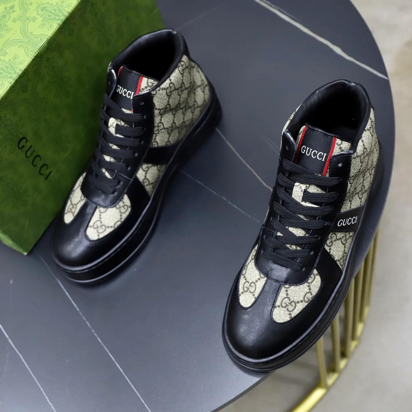 Ex-factory price: 442💰🙅‍♂️🙅‍♂️🙅‍♂️ Brand: GUCCI Standard code: 38-44 (45 customized) Grade: Same as the official website Material: Original cowhide material spliced with brand cloth Comfortable and breathable lining Lightweight and wear-resistant sports outsole Style category: Men's fashionable casual shoes Running sports shoes Distinguished luxury brand elements Top luxury color: actual picture color